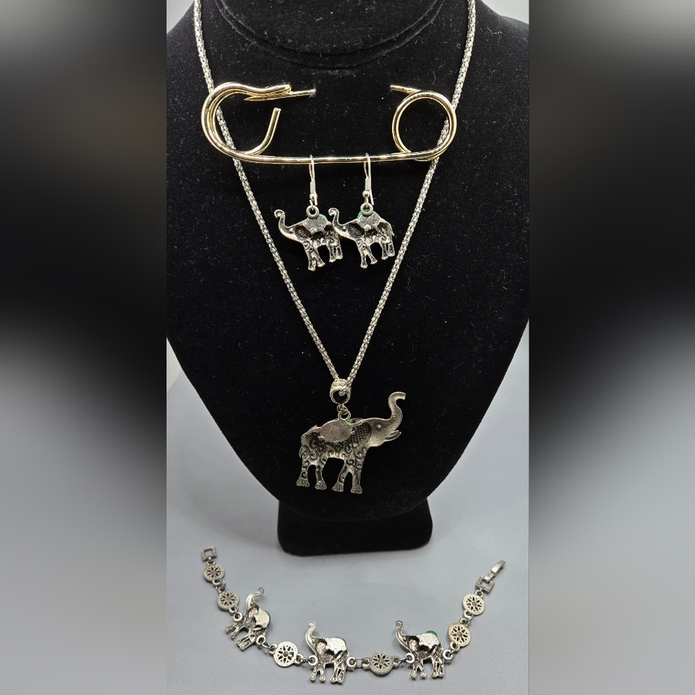 Elephant Set Necklace Bracelet Earrings Silver Tone Green Acrylic Cabs - Picture 3 of 5